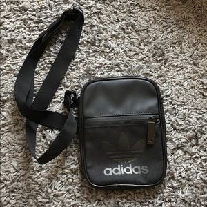Adidas Originals Side Pouch Zipper Crossbody Bag